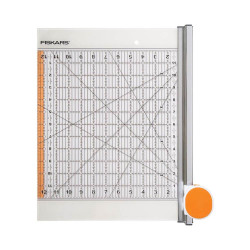 Combiné CutterRotatif  (Ø45 mm)  et Règle (12"x12") de marque FISKARS, référence: B4236400