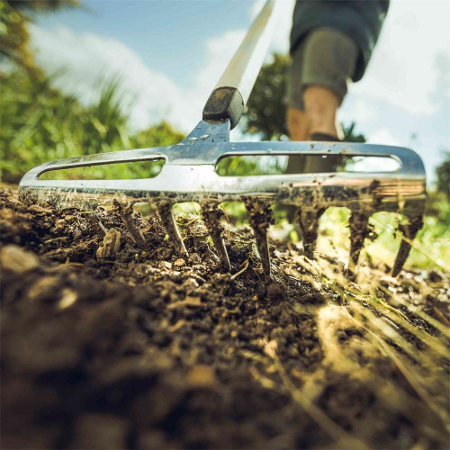 Rateau à massifs et rosiers Xact  - 10 dents manche alu - tête en acier - FISKARS