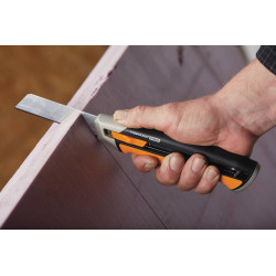 Cutter CarbonMax avec lames cassables 25mm - FISKARS