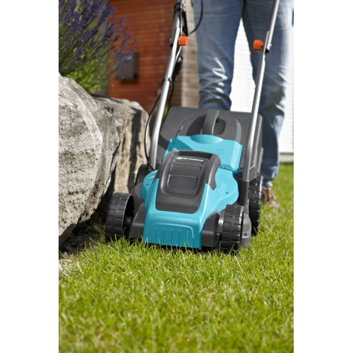 Tondeuse électrique PowerMax 1100/32 - coupe 32 cm - bac 30 l. - jusqu'à 300 m² - GARDENA