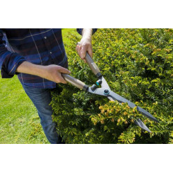 Cisaille à Haies NatureCut - FSC 100% - Lames ondulées anti-adhérentes - coupe : 23 cm - GARDENA