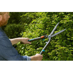 Cisaille à Haies 2en1 EnergyCut - crémaillère double - lames ondulées anti-adhérentes - coupe: 23 cm - GARDENA