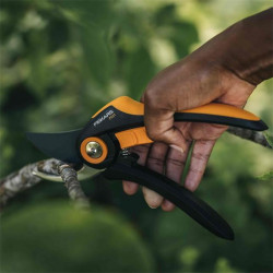 Sécateur Plus à lame franche P521 - Ø 24 mm - poignée FiberComp - FISKARS