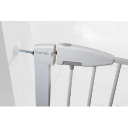 Barrière de sécurité enfant MUNCHKIN portillon semi-auto métal blanc, L.73 /79cm - MUNCHKIN