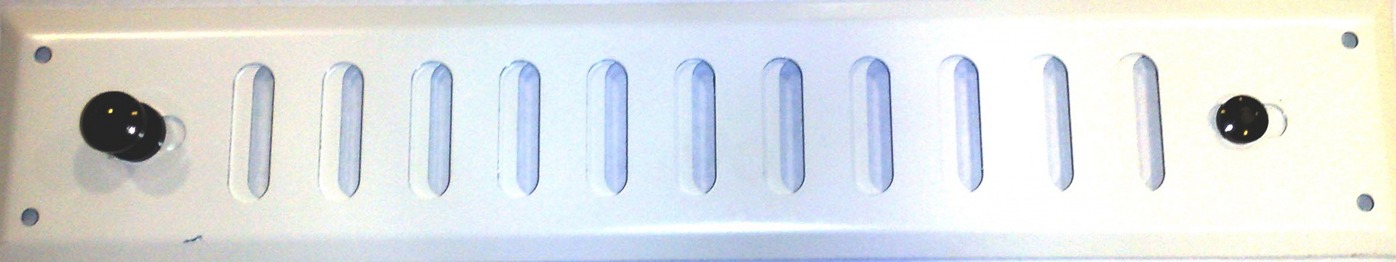 Grille d'aération aluminium laqué .24 x .4.5 cm