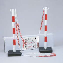 Kit poteaux en plastique de marque Novap, référence: B6544500