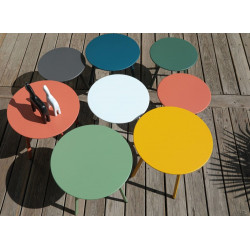 Table basse de jardin Massaï ø 40 cm en acier époxy - amande - PROLOISIRS