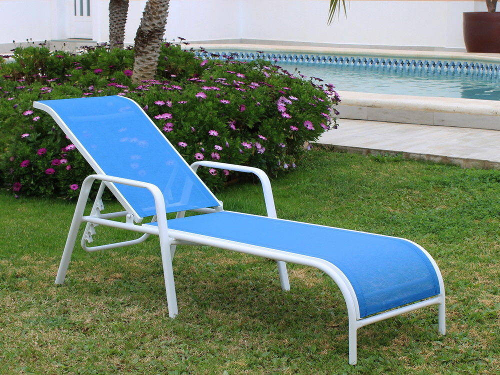 Lot de 2 bains de soleil COSTABLANCA-12X2 - Finition blanc, tissus bleu