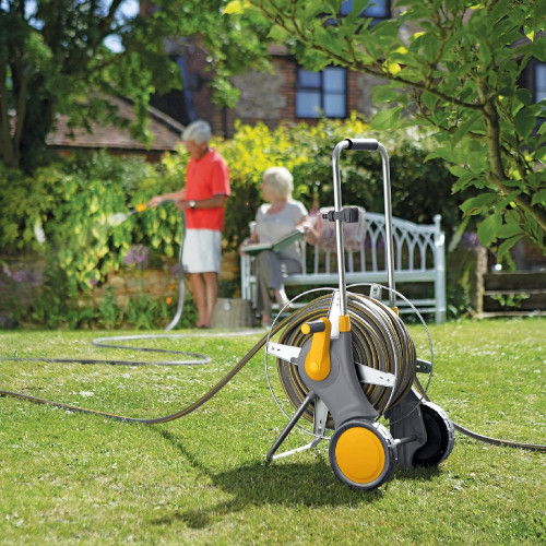 Grand dévidoir chariot nu métallique qui permet de se déplacer facilement dans le jardin - HOZELOCK