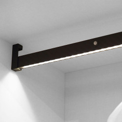 Barre de penderie pour armoire - lumière LED, détecteur de mouvement, 708 mm - EMUCA