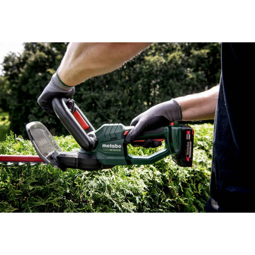 Taille-haies 18 V sans fil HS 18 LTX 55 2x2,0 Ah Li-Power, SC 30 - Metabo