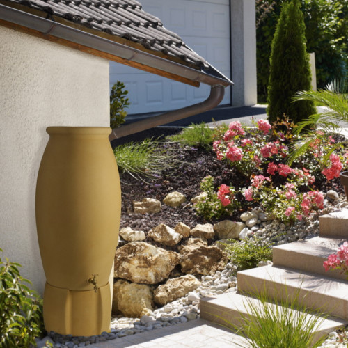 Récupérateur à eau Jarre 235L beige - socle, couvercle robinet laiton et kit chéneau - Belli