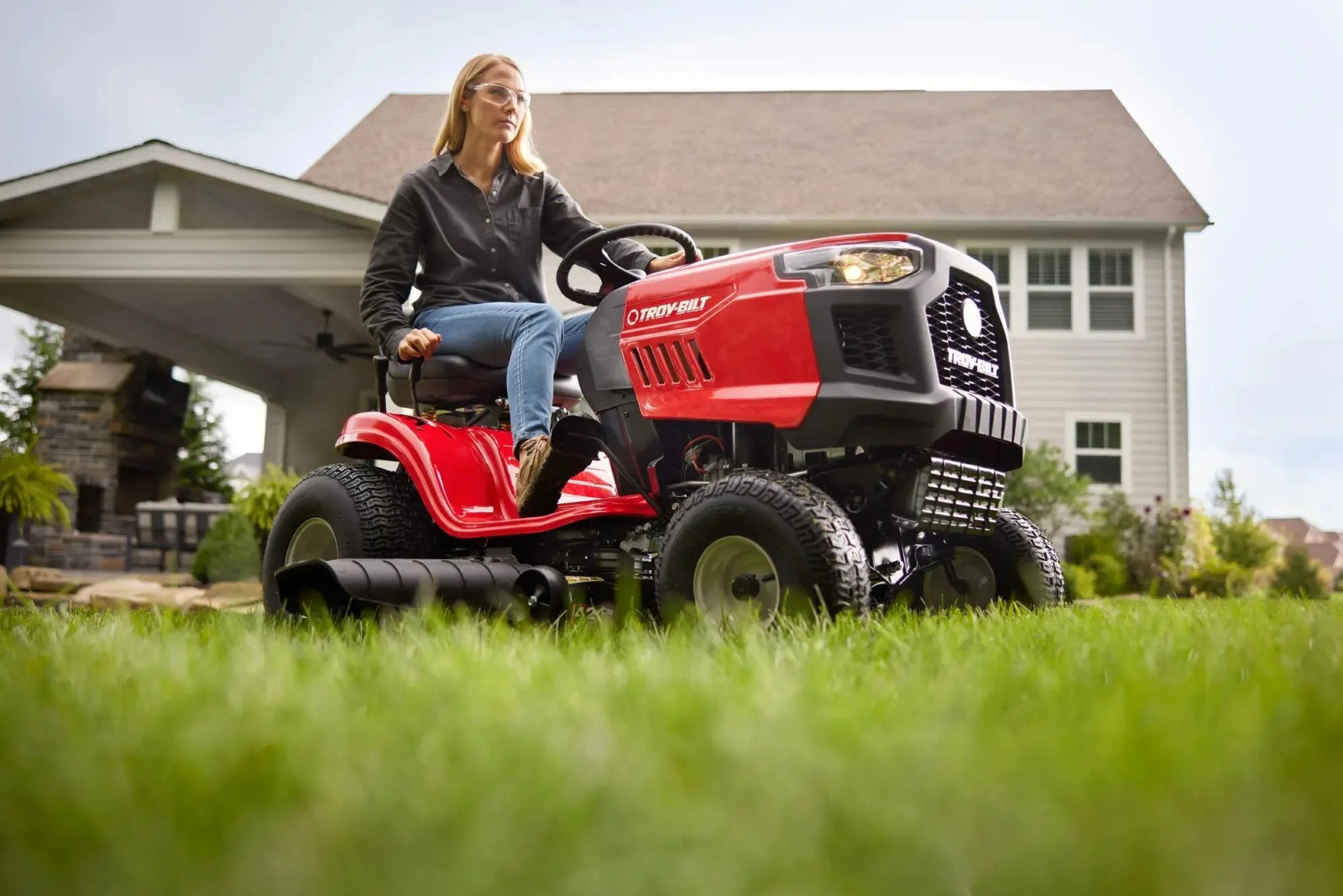 Troy Bilt Tondeuse autoportée Pony ramassage intégré 92TR SELECT,