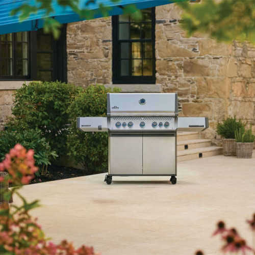 Barbecue à gaz – Prestige 665 RSIB – 5 brûleurs principaux – surface de cuisson 94x46cm – grilles en inox - Napoléon