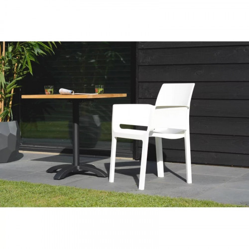Lot de 4 chaises de jardin empilables en résine blanche avec accoudoirs - CHALET & JARDIN
