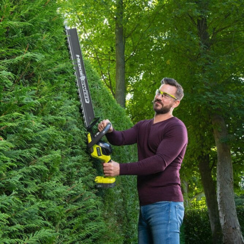 Taille-haie sans fil RYOBI One+ Ry18ht55a 18V, L.55 cm, 1 batterie 4Ah - RYOBI