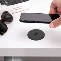 Chargeur de surface sans fil pour mobile Airtop 2 avec USB-A -  Ø60mm -  5V DC / 2.1A (USB-10W/Qi-10W) -  Plastique noir -  Plas - EMUCA