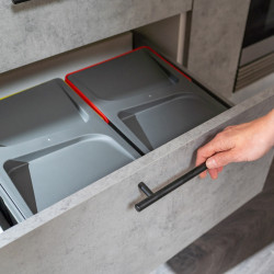 Lot de 10 poignées pour meubles Orlando -  L136mm -  entraxe 96mm -  Acier -  Peint en noir - EMUCA