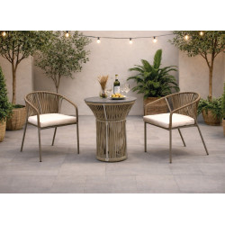 Ensemble bistrot de jardin – RODHOS ALDEREN – Table rond, 2 fauteuils avec coussins LUX – Plateau HPL effet marbre noir – 2 plac de marque HEVEA, référence: J9464500