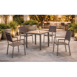 Ensemble bistrot de jardin – CORCEGA MOASIS – Table carrée 90 × 90 cm et 4 fauteuils en textilène – Plateau HPL Maderma – 4 plac de marque HEVEA, référence: J9464900
