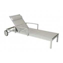 Lit de relaxation en aluminium et TPEP matelassé – NINA – Dossier réglable avec accoudoirs et roues – Coloris crème et chevron de marque PROLOISIRS, référence: J9473400