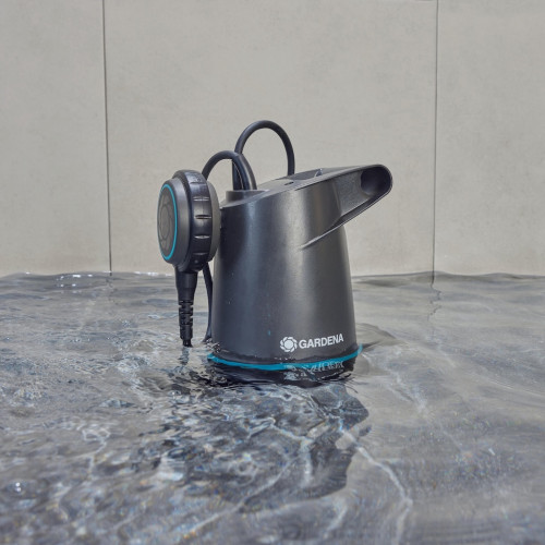 Pompe d’évacuation pour eaux claires 20000 BASIC – 20 000 l/h – Résidu 1 mm – Flotteur intégré - GARDENA