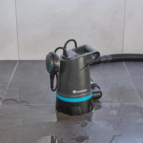 Pompe d’évacuation pour eaux claires 20000 BASIC – 20 000 l/h – Résidu 1 mm – Flotteur intégré - GARDENA