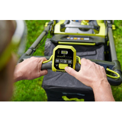 Tondeuse sur batterie 2700W 36V RYOBI Ry36lmxsp53b-160 l.53 cm - RYOBI