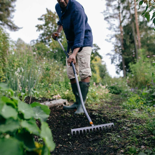 Râteau de jardin à manche courbe Ergonomic - FISKARS