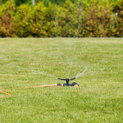 Arroseur rotatif métal sur roues - FISKARS