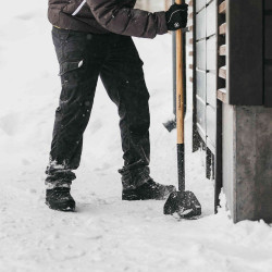 Racloir à glace - Largeur 17,5 cm - Manche bois certifié FSC 100% - FISKARS