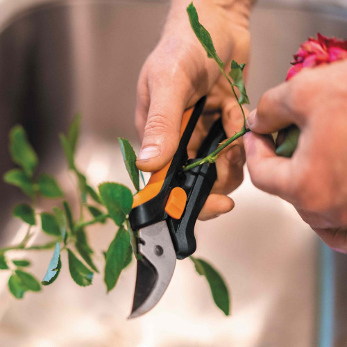 Sécateur à fleurs Solid SP14 - FISKARS
