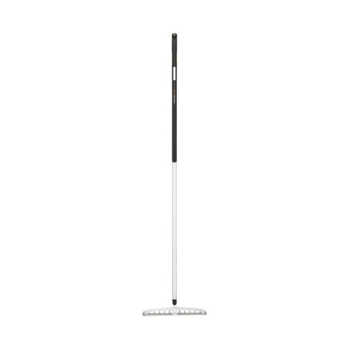 Rateau à dents courbes Xact - 14 dents  manche aluminium - tête en acier - FISKARS