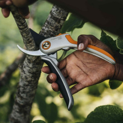Sécateur Plus? à lame franche en métal P531 - Ø 24 mm - poignée FiberComp? - FISKARS