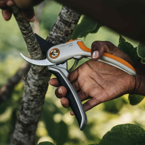 Sécateur Plus? à lame franche en métal P531 - Ø 24 mm - poignée FiberComp? - FISKARS