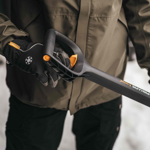 Pelle poussoir à neige télescopique  X-series  - poignée coudée en forme de D - FISKARS