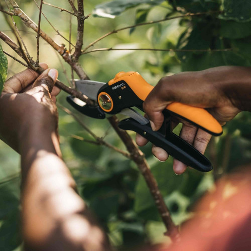 Sécateur Plus P741 à enclume - Ø 24 mm - Power Lever - FISKARS