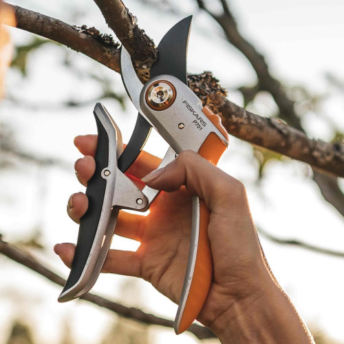 Sécateur Plus P751 à lame franche en métal - Ø 24 mm - Power lever - FISKARS