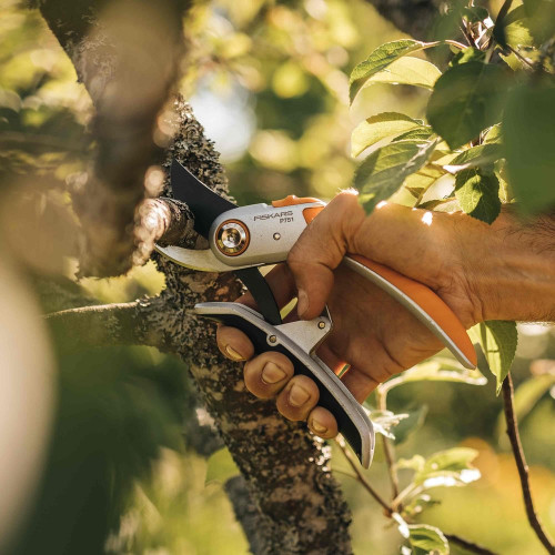 Sécateur Plus P751 à lame franche en métal - Ø 24 mm - Power lever - FISKARS