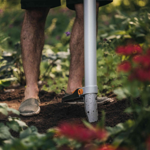 Plantoir à bulbes sur pied Xact - 50 mm de large - profondeur jusqu'à 150 mm - FISKARS
