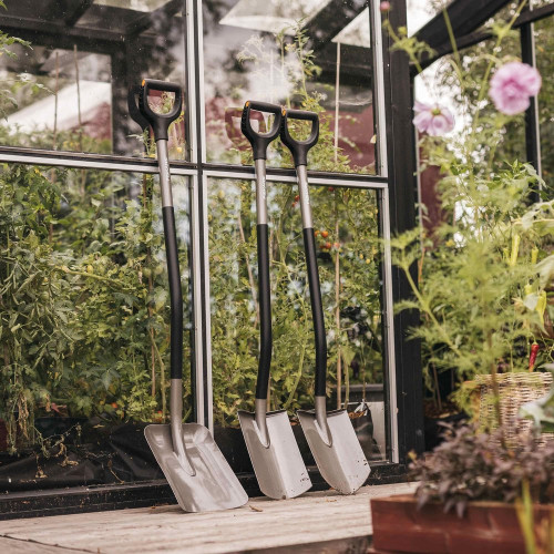 Bêche à bord pointu Ergonomic (grise) - FISKARS