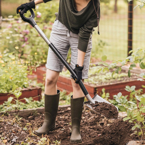 Bêche à bord pointu Ergonomic (grise) - FISKARS