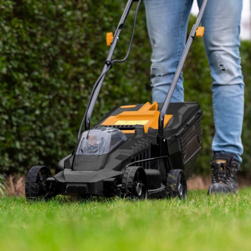 Tondeuse sans fil - Maxxpack 18V - Largeur de coupe 32 cm - 200 m² - Batavia