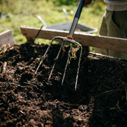 Fourche à fumier - Ergonomic - soulever et étaler les matériaux en vrac - FISKARS