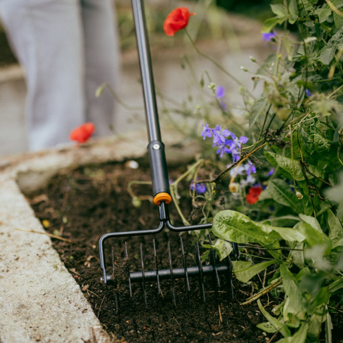 Scarificateur - OneClick 21,2 cm - aération des sols compacts - FISKARS