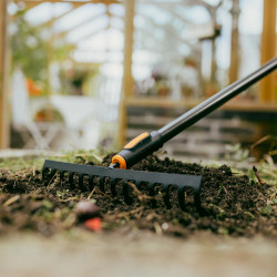 Râteau - OneClick 14 dents 35,9 cm - ratisser et niveler les plantations - FISKARS