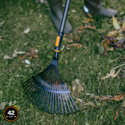 Râteau à feuilles - OneClick 42 cm - ramassage feuilles et déchets végétaux - FISKARS