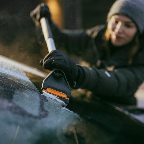 Brosse à neige - Plus 76 cm - grattoir à glace voiture - FISKARS