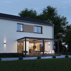 Pergola bioclimatique motorisée adossée 6 x 4 m - aluminium anthracite et lames blanches - kit LED inclus de marque Ombréa, référence: J9720900