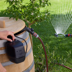 Pompe pour collecteur d’eau de pluie 18 V 2400 l/h - kit prêt à l’emploi avec batterie - GARDENA